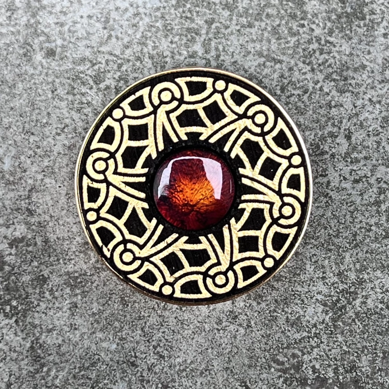 Broszka mandala bursztyn czarny dąb srebro pozłacane Galeria bursztyn Tadeusz Dobkowski 4155.jpg
