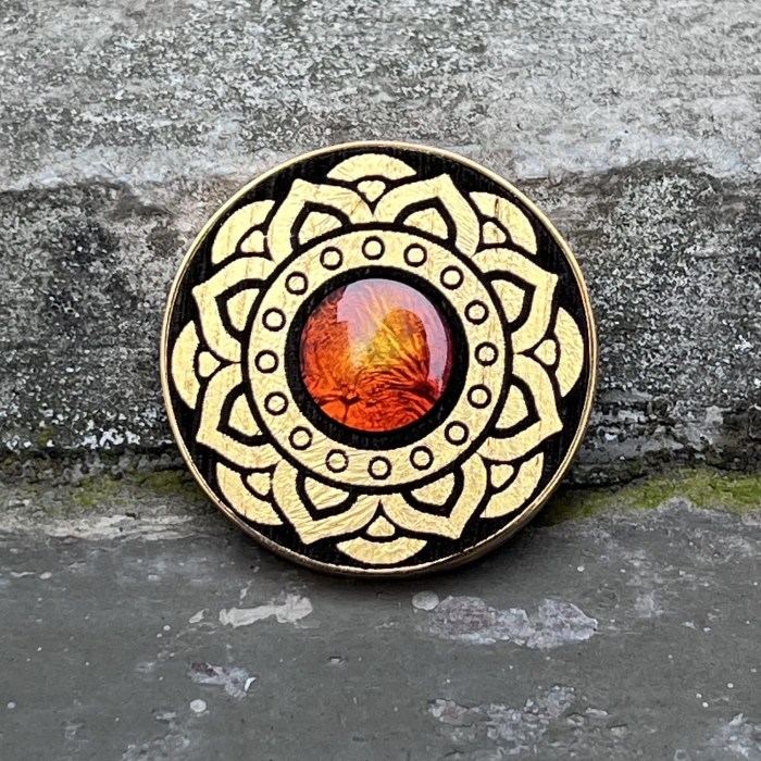 Broszka mandala bursztyn czarny dąb srebro pozłacane Galeria bursztyn Tadeusz Dobkowski 4159.jpg