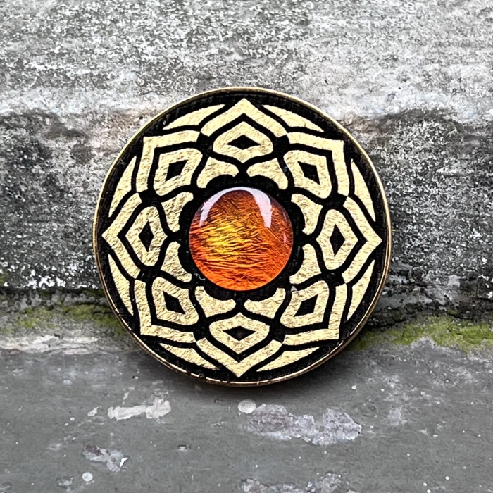 Broszka mandala bursztyn czarny dąb srebro pozłacane Galeria bursztyn Tadeusz Dobkowski 4164.jpg