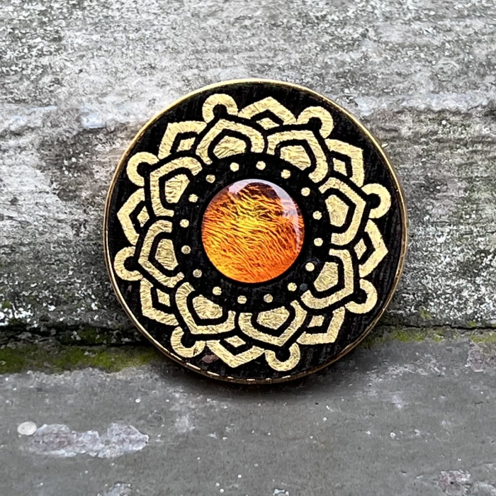Broszka mandala bursztyn czarny dąb srebro pozłacane Galeria bursztyn Tadeusz Dobkowski 4172.jpg