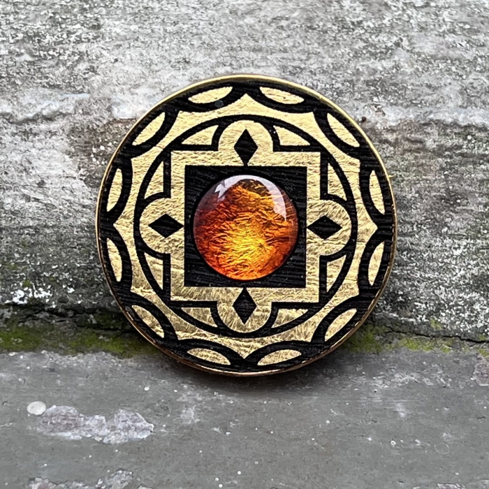Broszka mandala bursztyn czarny dąb srebro pozłacane Galeria bursztyn Tadeusz Dobkowski 4180.jpg