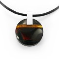 Wisiorek okrągły z czarnym bursztynem, srebrem i czarnym dębem 4560