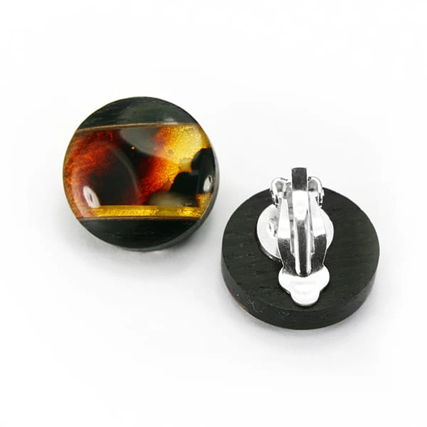 Klipsy okrągłe Galeria Bursztyn Tadeusz Dobkowski czarny dąb srebro złoto płatkowe amber wood silver 4050.jpg