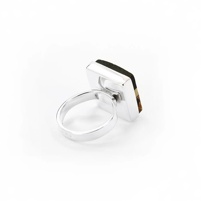 Pierścionek Galeria Bursztyn tadeusz Dobkowski czarny dąb  srebro kwadratowy regulowany amber 5167.jpg