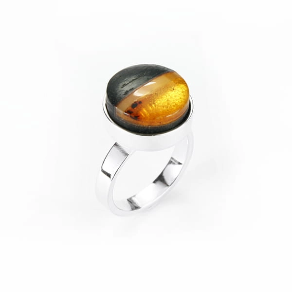 Pierścionek Galeria Bursztyn Tadeusz Dobkowski czarny dąb srebro okrągły regulowany amber wood silver 3587.jpg