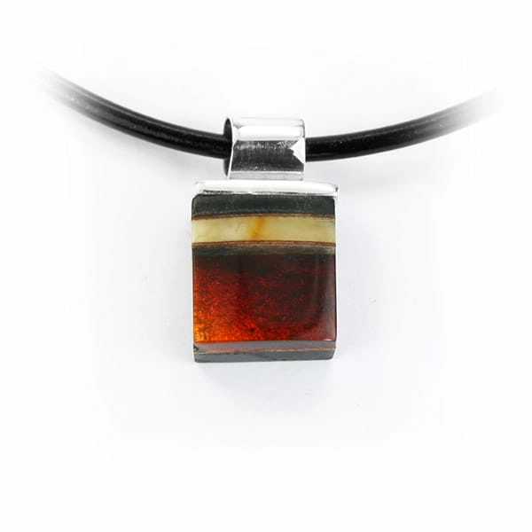 Wisiorek zawieszka Galeria Bursztyn Tadeusz Dobkowski czarny dąb srebro amber złoto płatkowe 5954.jpg