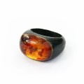 Pierścionek duży owalny z bursztynem bałtyckim i czarnym dębem 5990
