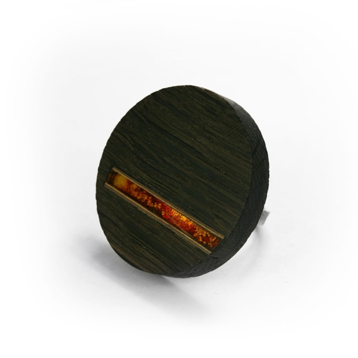 Pierścionek duży okrągły bursztyn czarny dąb srebro oksydowane Galeria Bursztyn Tadeusz Dobkowski 6798.jpg