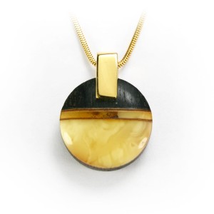 Wisiorek, żółty bursztyn bałtycki , srebro 925 pozłacane, czarny dąb, okrągły 7038