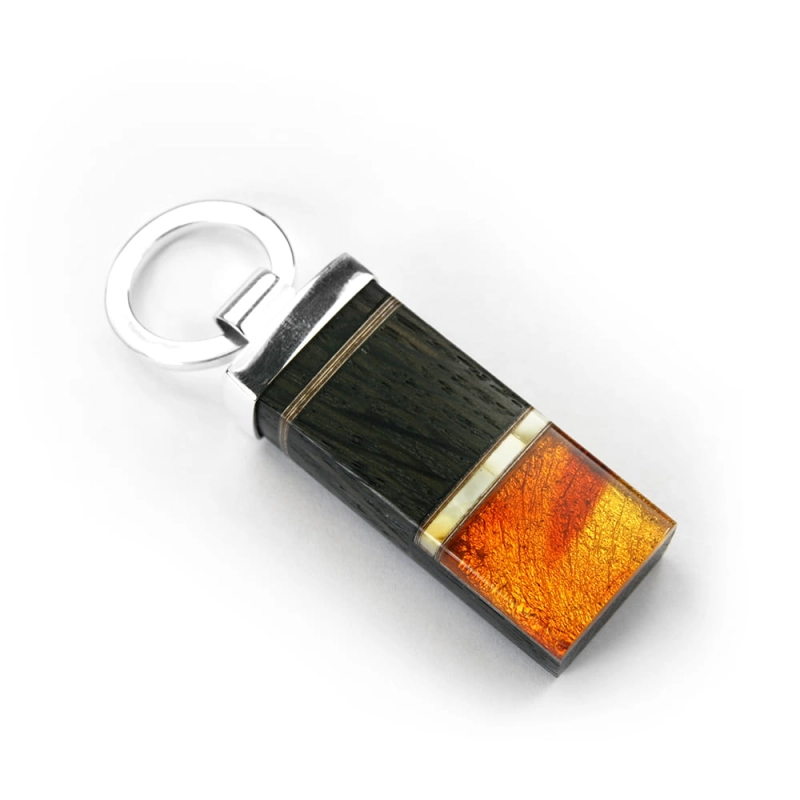 Pendrive, brelok z bursztynem 64GB, czarnym dębem, srebrem próby 925, Galeria Bursztyn Tadeusz Dobkowski 7124.jpg