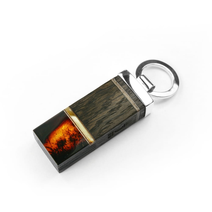 Brelok, pendrive 32GB z bursztynem, srebrem i czarnym dębem 7149.jpg