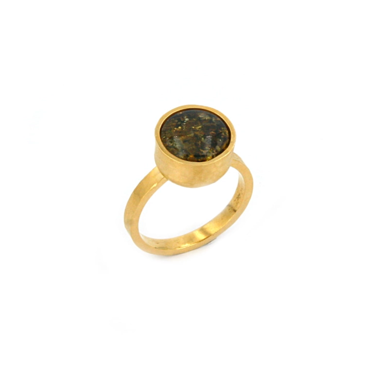 Pierścionek okrągły z bursztynem srebrem pozłacanym czarnym dębem, Galeria Bursztyn Tadeusz Dobkowski 8735o.jpg