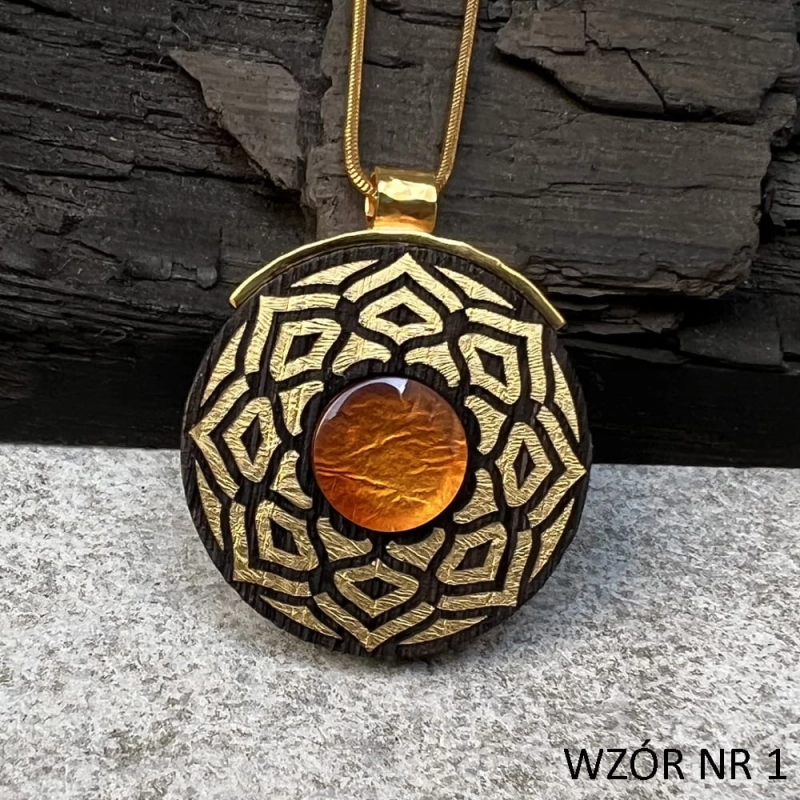 Mandala bursztyn srebro pozłacane złoto płatkowe 23 karatowe Galeria Bursztyn Tadeusz Dobkowski WZÓR 1 IMG_84371.jpg
